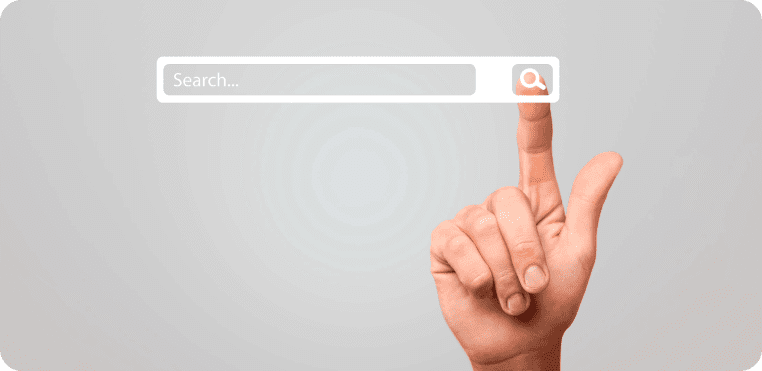 Imagen de un dedo dando clic en el botón buscar haciendo referencia a la importancia de la investigación para el proceso de compra